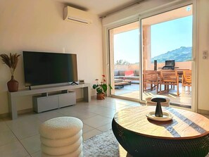 Living area - L'Écrin d'Olmo: Charming & spacious terrace in a peaceful setting (Pietrosella)
