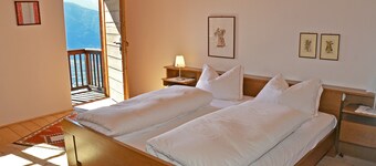 Holiday Home 'Kohlstatt Hof Ferienhaus' with Mountain View, Private Terrace and Wi-Fi