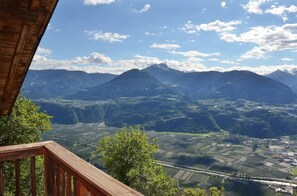 Property grounds - Holiday Home 'Kohlstatt Hof Ferienhaus' with Mountain View, Private Terrace and Wi-Fi (Verano)