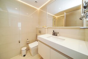 Exclusive Apartment, Non Smoking, City View | Bathroom - PVH - 2BR Burj Khalifa View - BurjRoyale (Dubai)