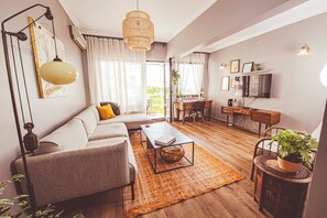 Living area - Cozy & Bright Urban Home in Center (İstanbul)
