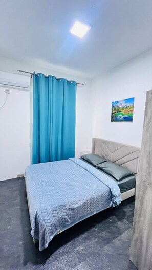 2 habitaciones, tabla de planchar con plancha y wifi gratis 
