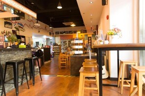 Bar (en la propiedad)