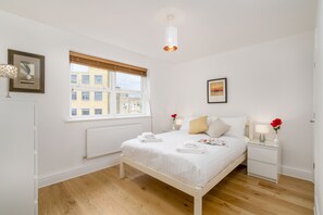 2 chambres, fer et planche à repasser, Wi-Fi, draps fournis