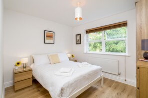 2 bedrooms, iron/ironing board, WiFi, bed sheets - Urban Retreat in Vauxhall - 2BR Central Stay (London)
