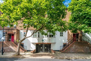 Exterior - Urban Retreat in Vauxhall - 2BR Central Stay (London)
