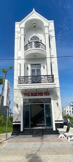 Basic Studio, Balcony, City View | Exterior - Nha Nghi Phi Yen (Can Tho)