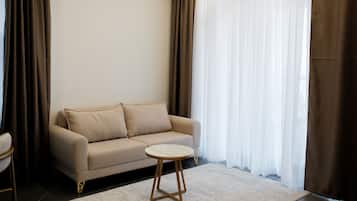 Family Double Room, Sea View | Living area