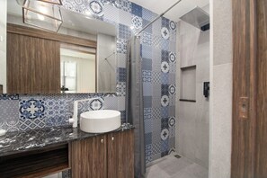 Bathroom - 2BR Apartment 5 min to Surin Beach | CapitalPro (Tambon Choeng Thale)