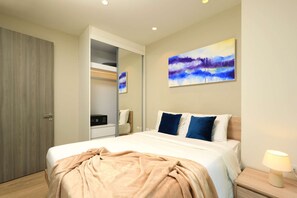 2 bedrooms, iron/ironing board, WiFi, bed sheets - 2bdr Apartment Bang Tao Beach (Tambon Choeng Thale)