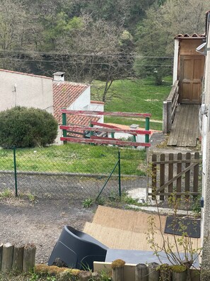 Property grounds - Family and Friends House Steps from the Allier River (Vieille-Brioude)
