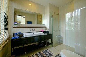 Hair dryer, bidet - 3BR Townhouse Near Bangtao Beach | Capital Pro (Tambon Choeng Thale)