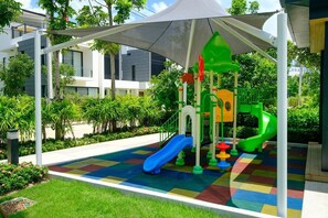 Children’s area - 3BR Townhouse Near Bangtao Beach | Capital Pro (Tambon Choeng Thale)