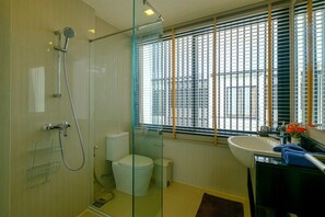 Hair dryer, bidet - 3BR Townhouse Near Bangtao Beach | Capital Pro (Tambon Choeng Thale)