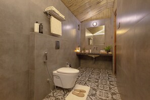 Premium Cottage | Bathroom