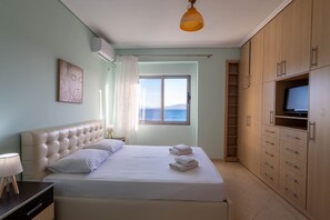 2 chambres, fer et planche à repasser, accès Internet, draps fournis