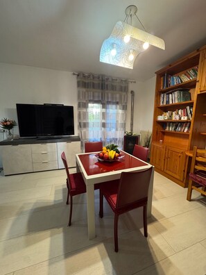 Dining - Cozy apartment 5 minutes from the center of Sant'Agata sui due Golfi. (Massa Lubrense)
