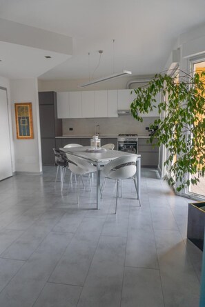 Dining - Domò – Beautiful Apartment in the City Centre (Domodossola)