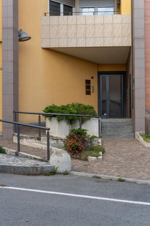 Exterior detail - Domò – Beautiful Apartment in the City Centre (Domodossola)