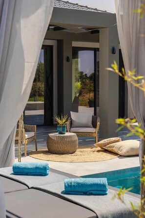 Aegiali Luxury Villa | Terraço/pátio