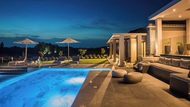 Avgi Luxury Villa | Basseng