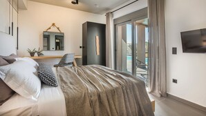 Avgi Luxury Villa