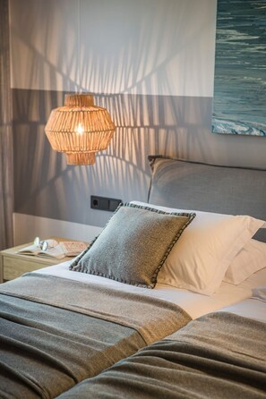 Avgi Luxury Villa | Zimmersafe, Verdunkelungsvorhänge, schallisolierte Zimmer