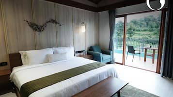 Cottage, Balcony, Garden View | Peti besi dalam bilik, kalis bunyi, seterika/papan seterika