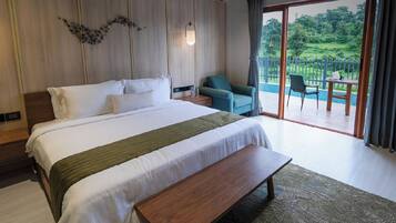 Cottage, Balcony, Garden View | In-room safe, soundproofing, iron/ironing board, free WiFi