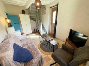 TV, fireplace, table tennis