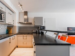 Microwave, dishwasher, toaster - Charming apartment, near beach, parking - 6 guests (Arcachon)