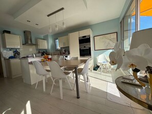 Dining - Spacious apartment with ocean view - 4 guests (Vaux-sur-Mer)