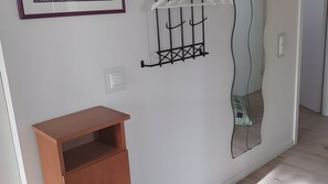 Interior - Apartment “Herrmanns Ferienhaus” with Wi-Fi (Schlüsselfeld)