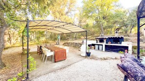 Outdoor dining - Maison d'Artiste Provence 8p Piscine Jacuzzi between Aix, Luberon, Verdon & Cassis (Jouques)
