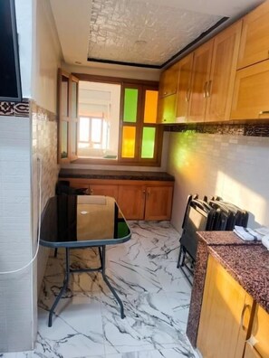 Interior - Absolute Relaxation Facing the Waves (Sidi Bouzid)