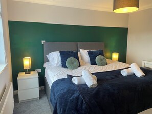 3 makuuhuonetta, silitysrauta/-lauta, Wi-Fi, vuodevaatteet