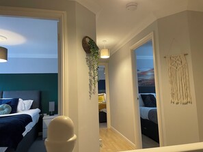 3 quartos, ferros/tábuas de passar roupa, Wi-Fi, roupa de cama