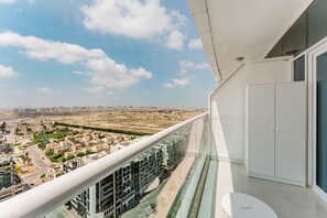 Exclusive Studio, Non Smoking, City View | Property grounds - PVH - Al Jawhara - Charming Studio (Dubai)