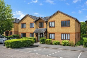 Exterior - Stylish Furnished 1-Bed Apartment | Parking | Ideal Short Let – Banbury (Banbury)