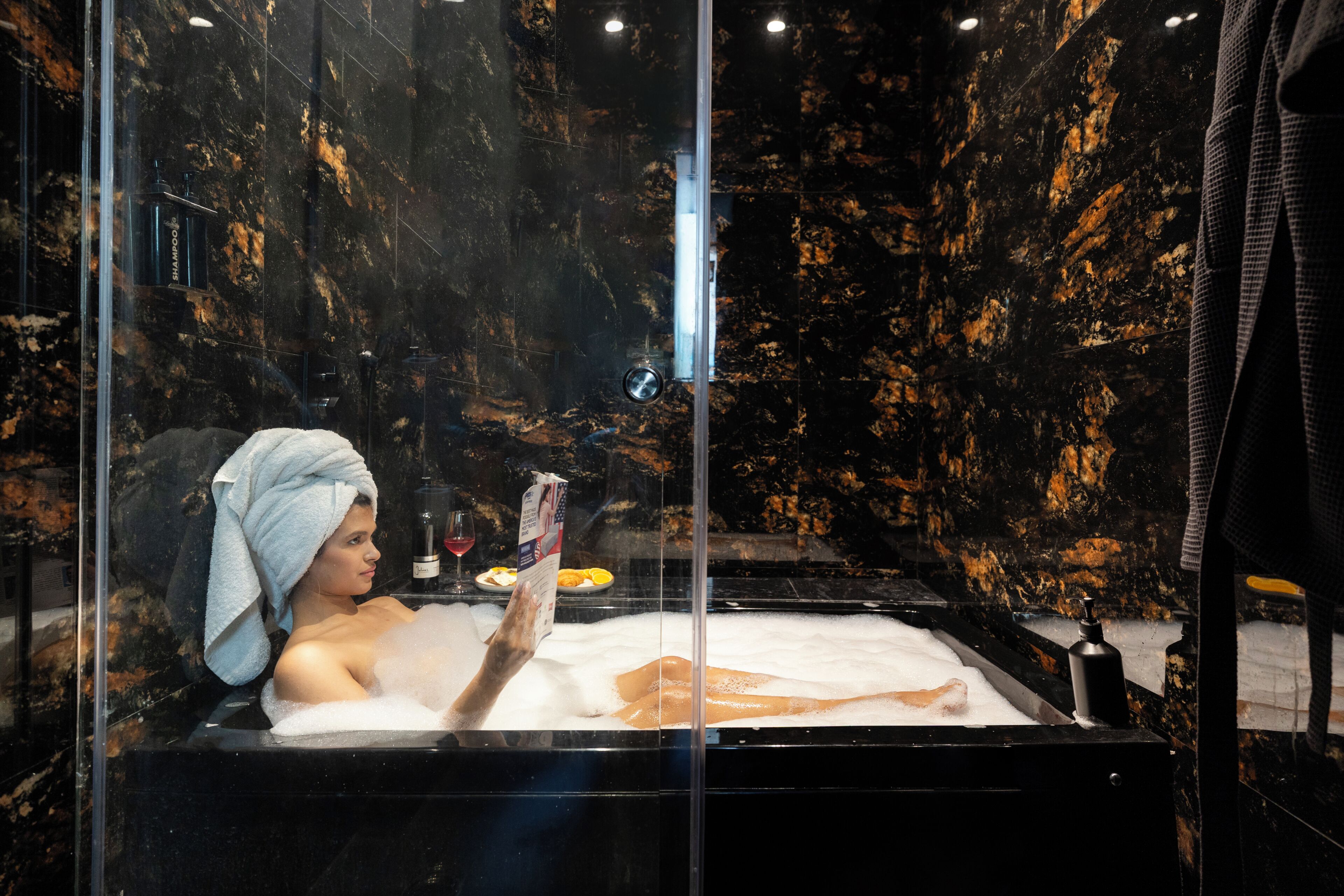 Bathtub, free toiletries, hair dryer, slippers