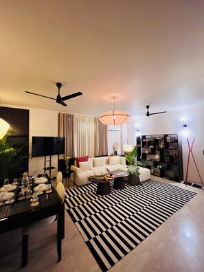 Interior - ONEOFF - The South Delhi Edition (New Delhi)