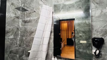 Superior Suite, Balcony, City View | Bathroom