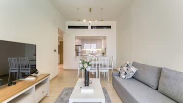 Exclusive Apartment, Non Smoking, City View | Living area