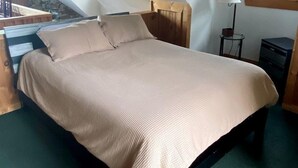 4 habitaciones, tabla de planchar con plancha, wifi y ropa de cama 