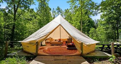 Nature-Forward Glamping Resort with Forest Paths and Meadow Hangouts in Stanton, Kentucky