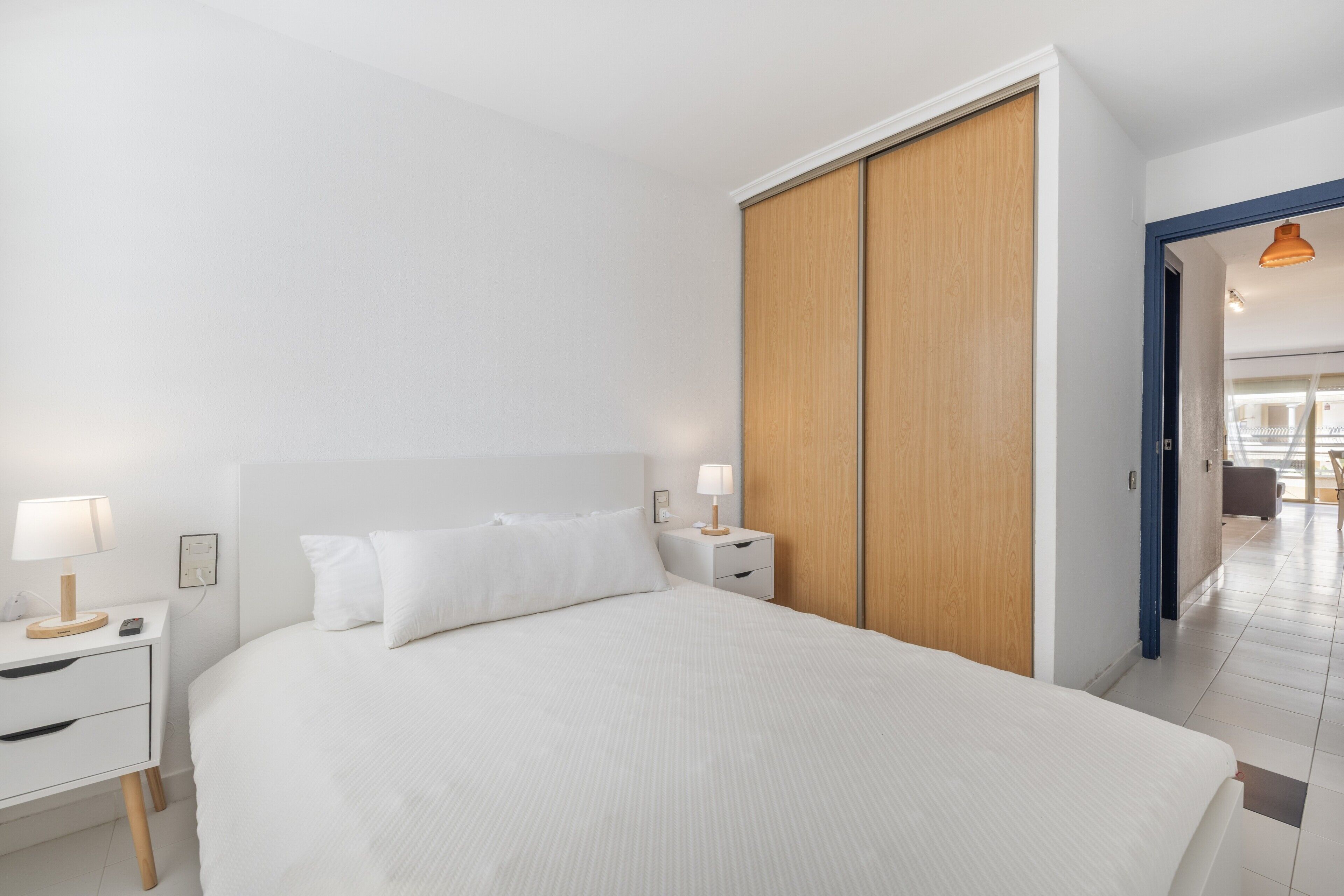 Iron/ironing board, WiFi, bed sheets, wheelchair access