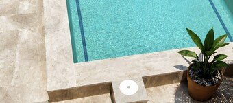 Casa Fleming with Private Pool, Wi-Fi, and Air Conditioning in Miami Platja