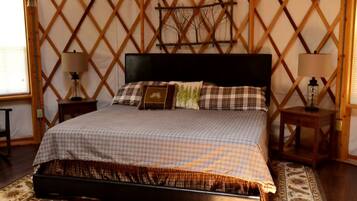 1 bedroom, bed sheets