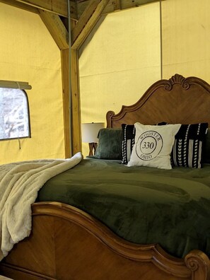 1 slaapkamer, een bureau, wifi, beddengoed