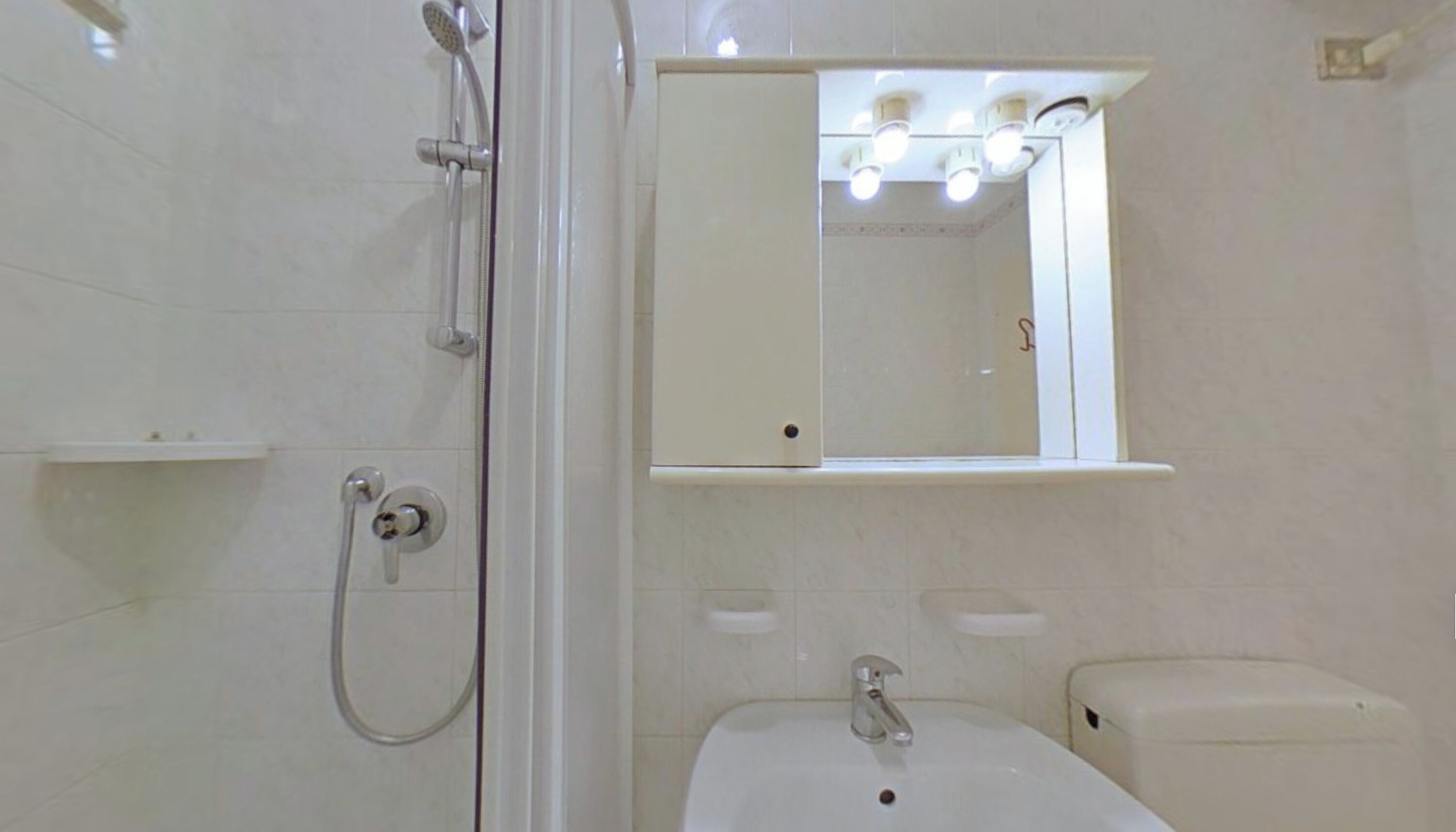 Apartment, 2 Bedrooms, Terrace, City View | Bathroom